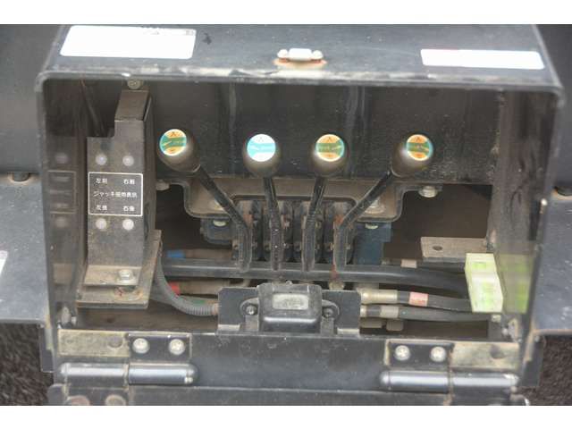 Isuzu ELF TRUCK 2015-07 12725-19