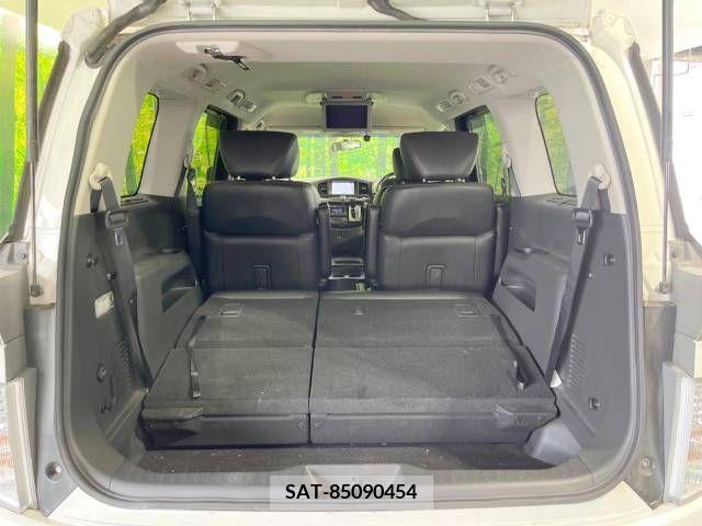 Nissan ELGRAND 2015-03 359695-11