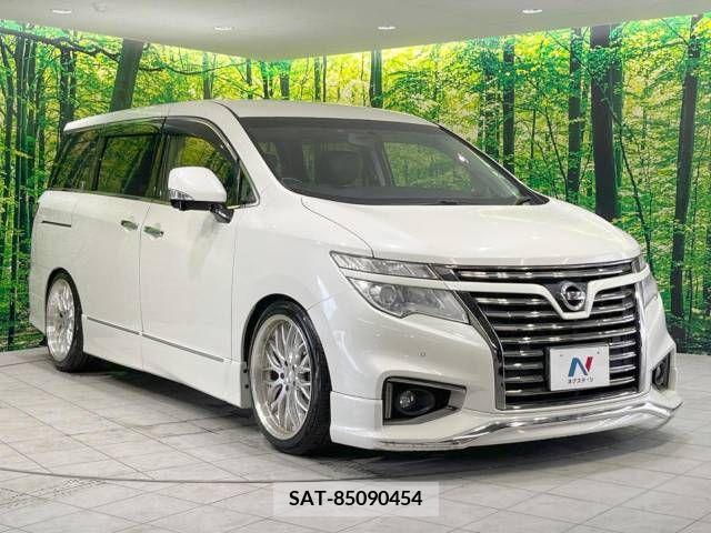 Nissan ELGRAND 2015-03 359695-17
