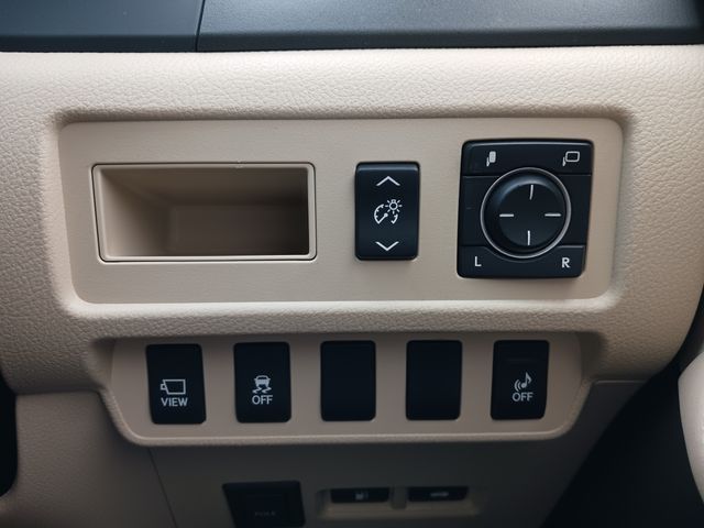 Lexus HS 2013-07 12236-17