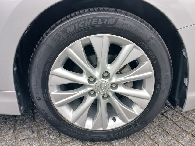 Lexus HS 2013-07 12236-7