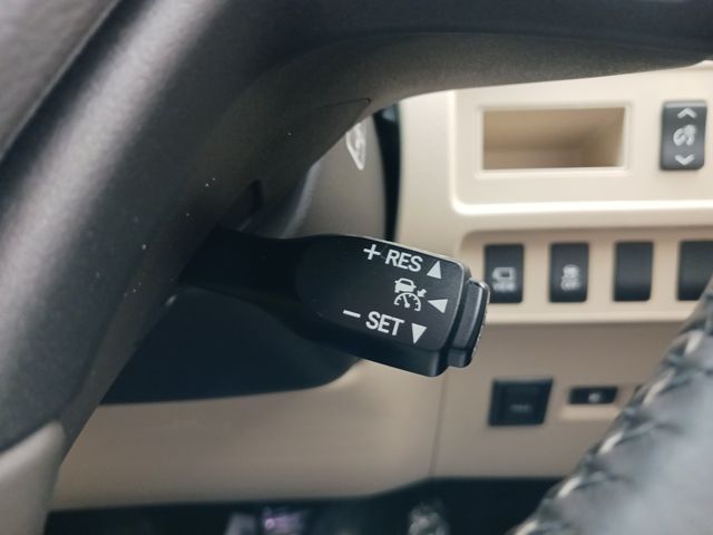 Lexus HS 2013-07 12236-18