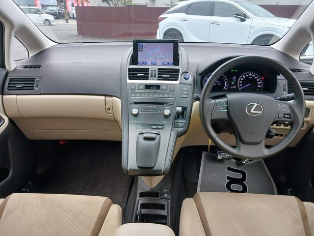 Lexus HS 2013-07 12236-8