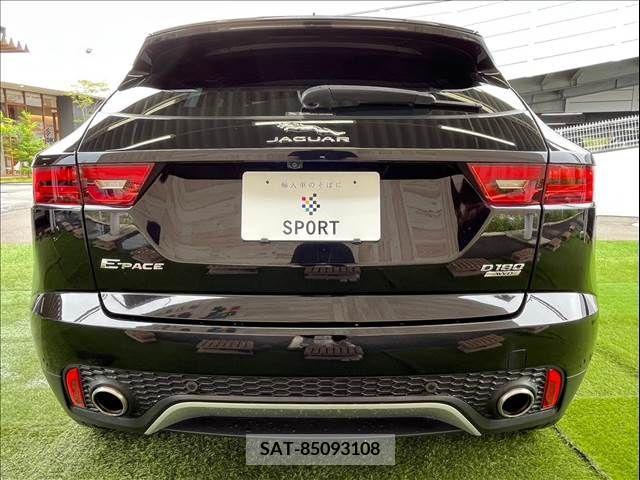 Jaguar E-PACE 2018-05 315775-13