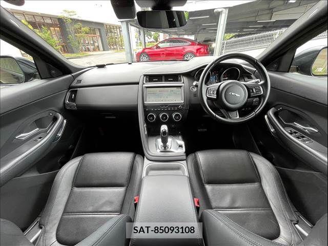 Jaguar E-PACE 2018-05 315775-1