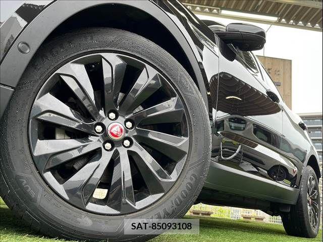 Jaguar E-PACE 2018-05 315775-18