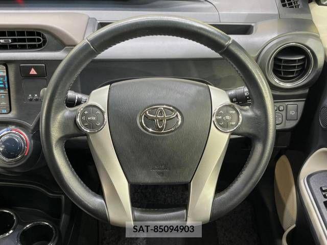 Toyota AQUA 2014-03 376826-11