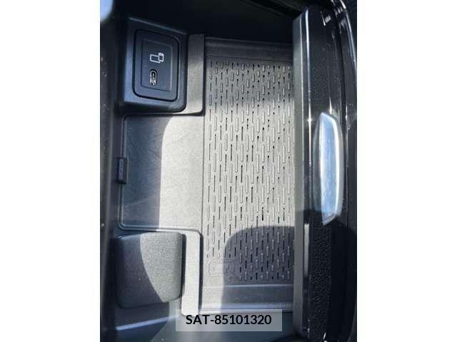 Mercedes Benz EQA 2021-04 211293-16