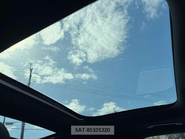 Mercedes Benz EQA 2021-04 211293-4