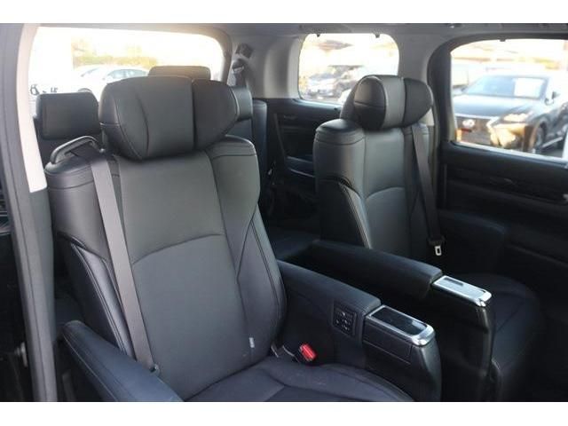 Toyota ALPHARD 2018-04 182661-11