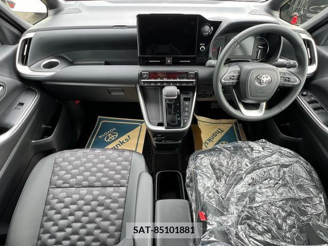 Toyota VOXY 2024-03 242783-7
