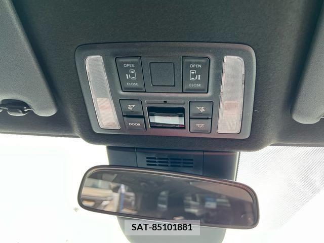 Toyota VOXY 2024-03 242783-18