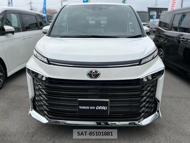 Toyota VOXY 2024-03 242783-1
