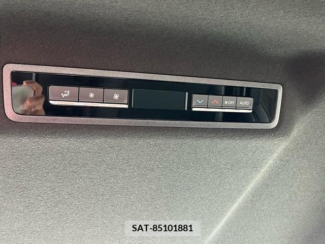 Toyota VOXY 2024-03 242783-12
