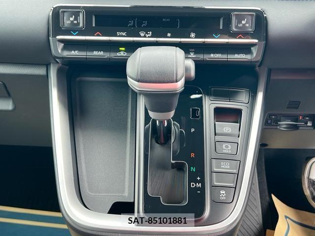 Toyota VOXY 2024-03 242783-19