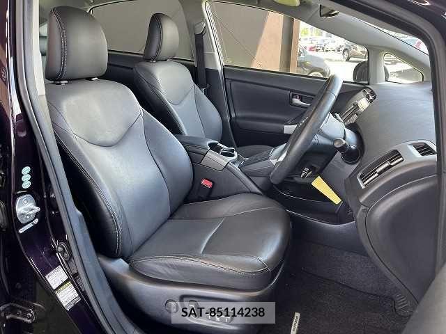 Toyota PRIUS 2013-08 381262-8