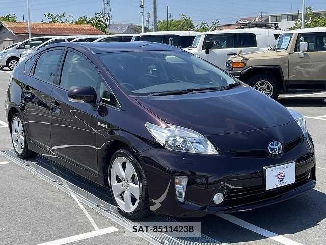 Toyota PRIUS 2013-08 381262-16