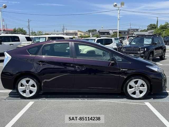 Toyota PRIUS 2013-08 381262-13