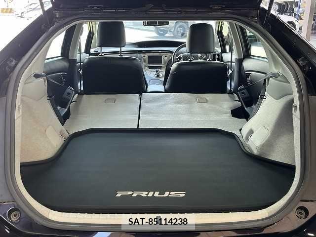 Toyota PRIUS 2013-08 381262-12