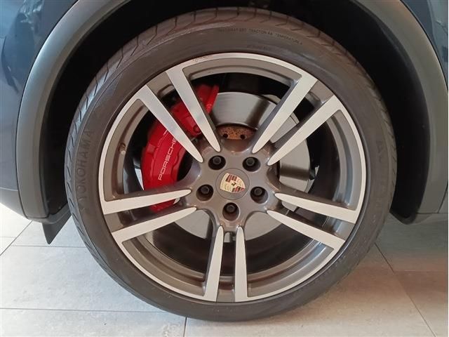 Porsche CAYENNE 2012-07 17455-22