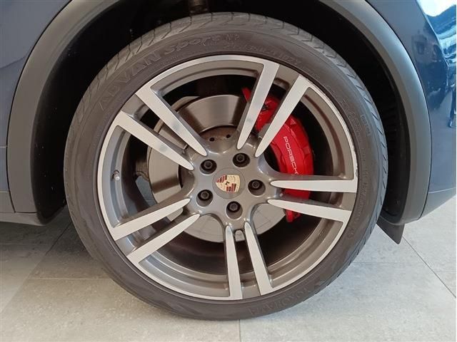 Porsche CAYENNE 2012-07 17455-21