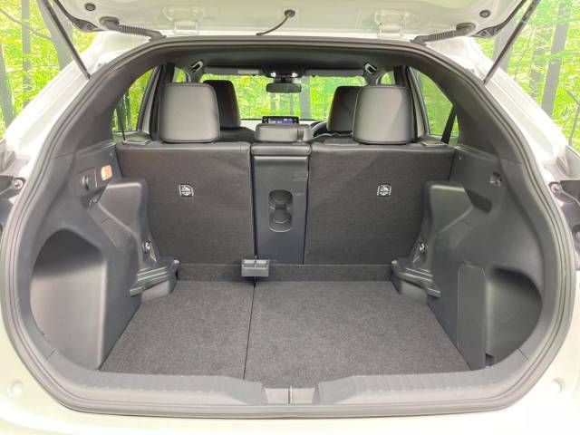 Toyota YARIS CROSS 2023-01 14221-12