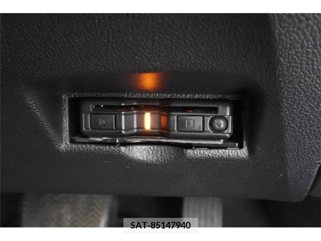 Toyota PRIUS 2021-09 375089-13
