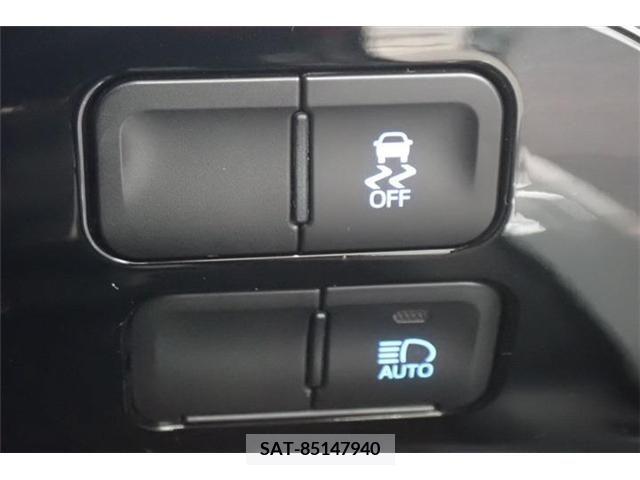 Toyota PRIUS 2021-09 375089-17