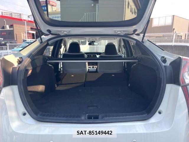 Toyota PRIUS 2017-06 386707-13