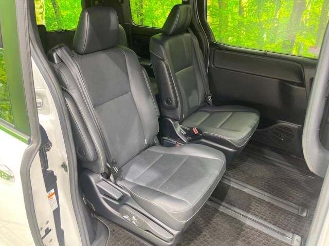 Toyota ESQUIRE 2019-03 185734-8