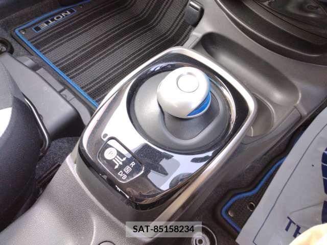 Nissan NOTE 2018-09 328756-13