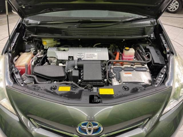 Toyota PRIUS ALPHA 2012-03 182939-18