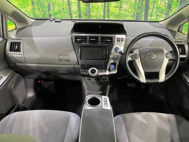 Toyota PRIUS ALPHA 2012-03 182939-1