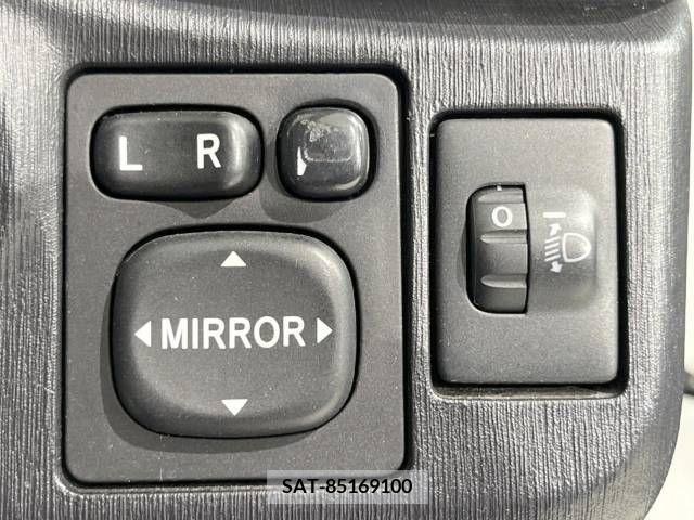 Toyota VITZ 2011-07 256659-6