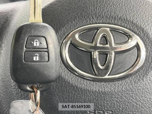 Toyota VITZ 2011-07 256659-4