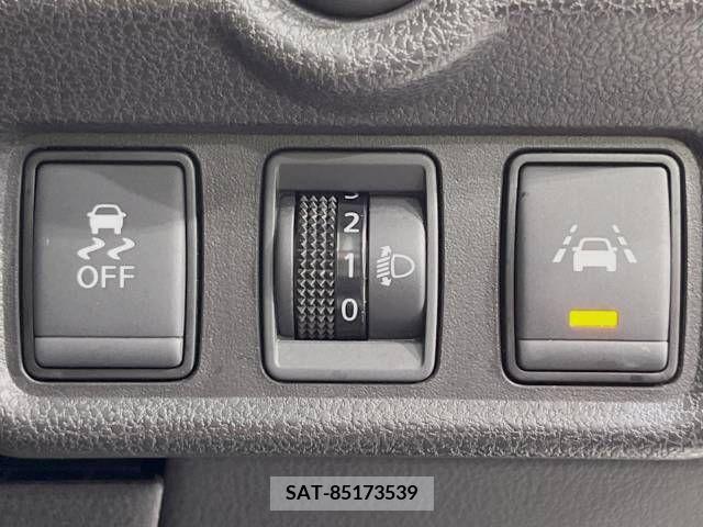 Nissan NOTE 2017-05 348500-3