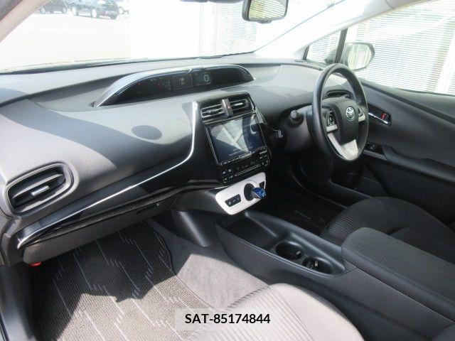 Toyota PRIUS 2017-03 282043-4