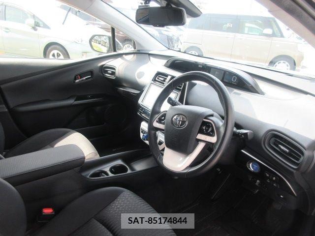 Toyota PRIUS 2017-03 282043-10