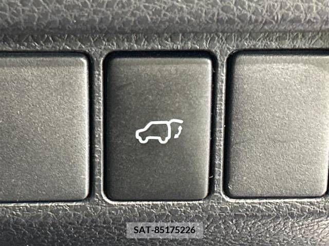 Toyota HARRIER 2016-01 219670-6