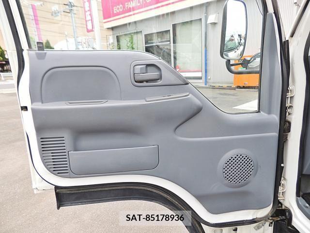 Isuzu ELF TRUCK 2014-11 323962-16