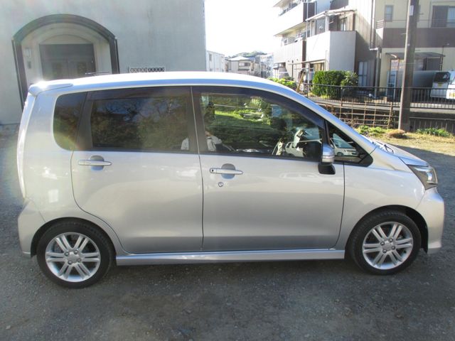 Daihatsu MOVE CUSTOM 2013-01 182252-3