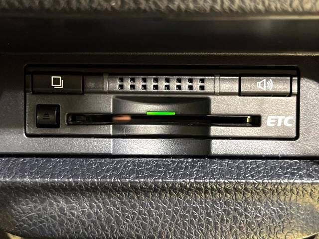 Toyota NOAH HYBRID 2014-07 192642-6