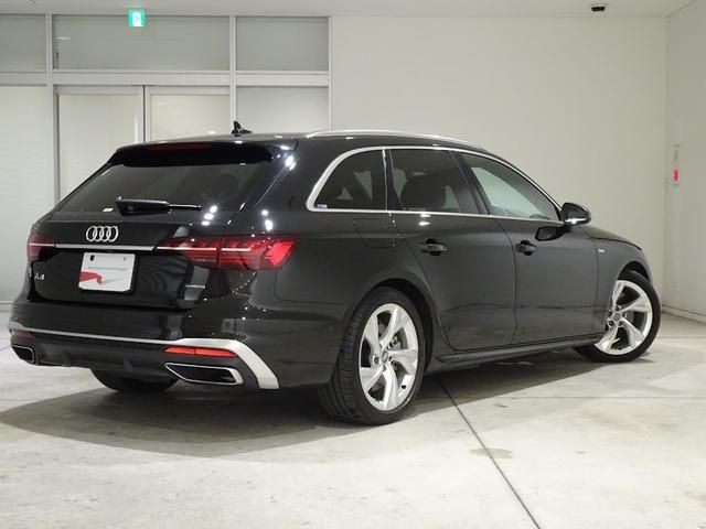Audi A4 2020-10 14985-1