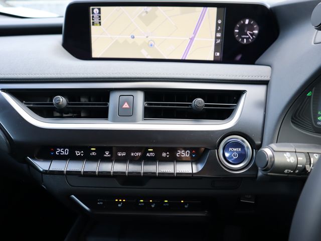 Lexus UX 2020-09 183797-13