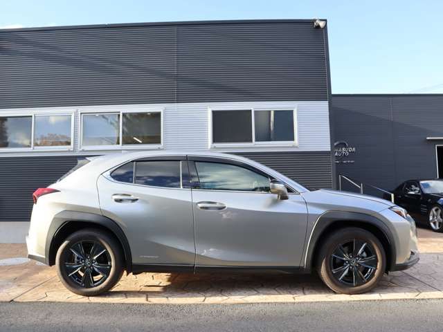 Lexus UX 2020-09 183797-3
