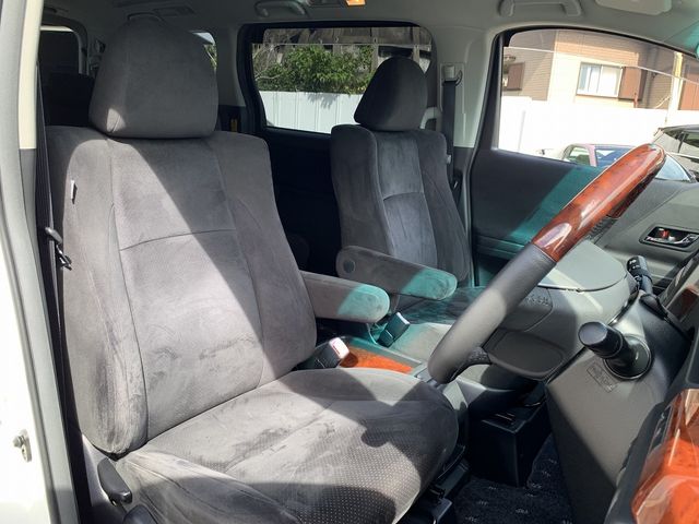 Toyota VELLFIRE 2011-10 11195-13