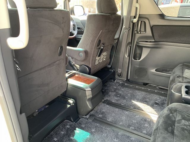 Toyota VELLFIRE 2011-10 11195-19