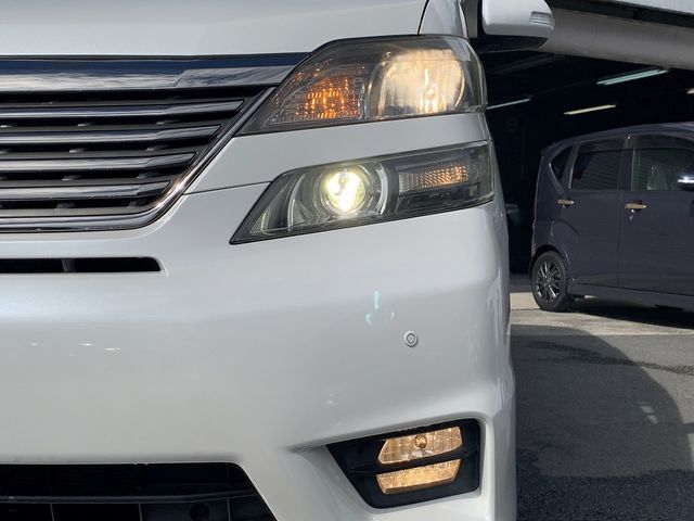 Toyota VELLFIRE 2011-10 11195-12