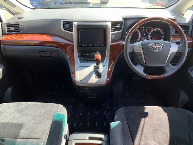 Toyota VELLFIRE 2011-10 11195-1