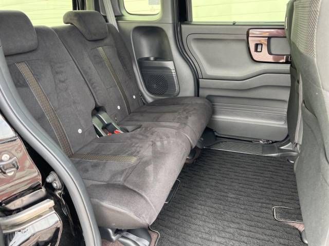 Honda N BOX CUSTOM 2019-04 195922-9